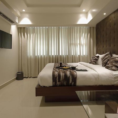 Hotel Ariana Residency Mumbai Bagian luar foto