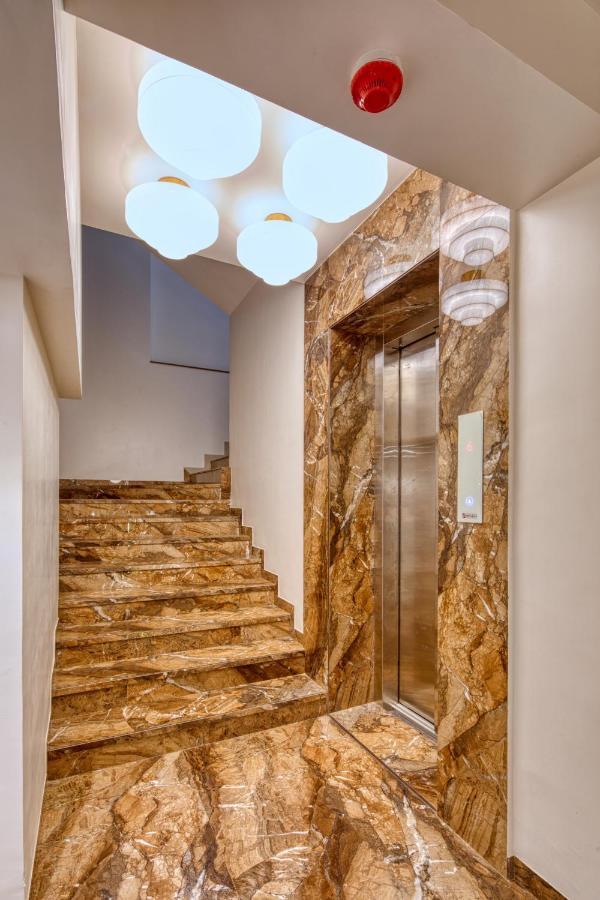 Hotel Ariana Residency Mumbai Bagian luar foto
