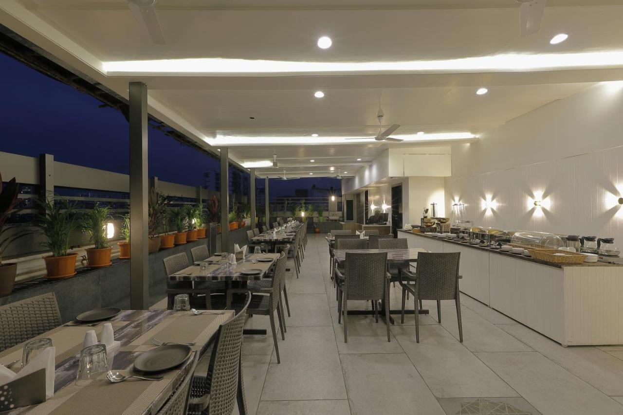 Hotel Ariana Residency Mumbai Bagian luar foto