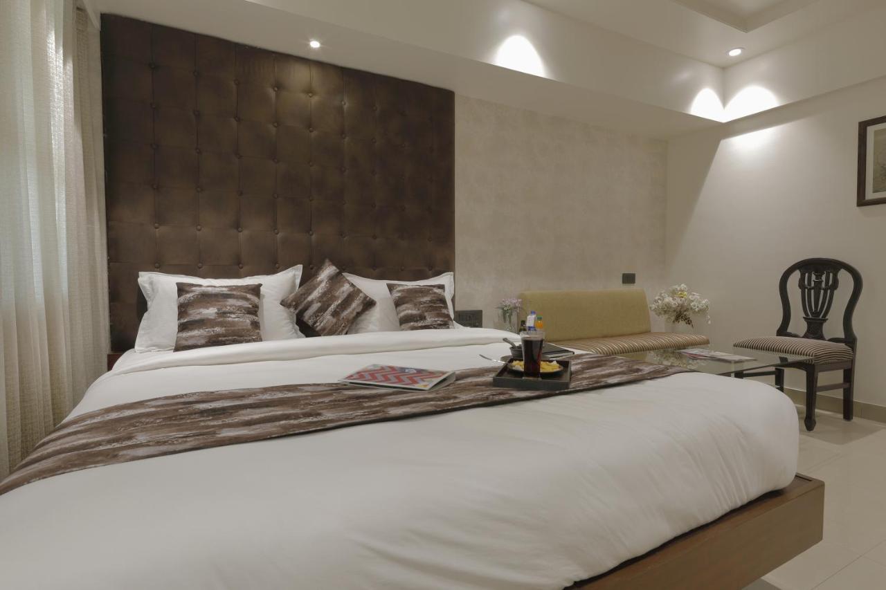 Hotel Ariana Residency Mumbai Bagian luar foto