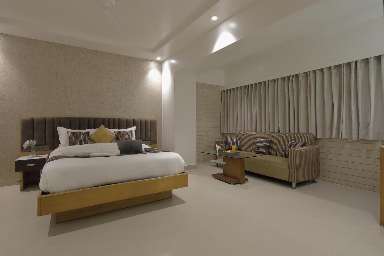 Hotel Ariana Residency Mumbai Bagian luar foto