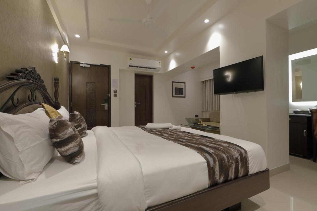 Hotel Ariana Residency Mumbai Bagian luar foto