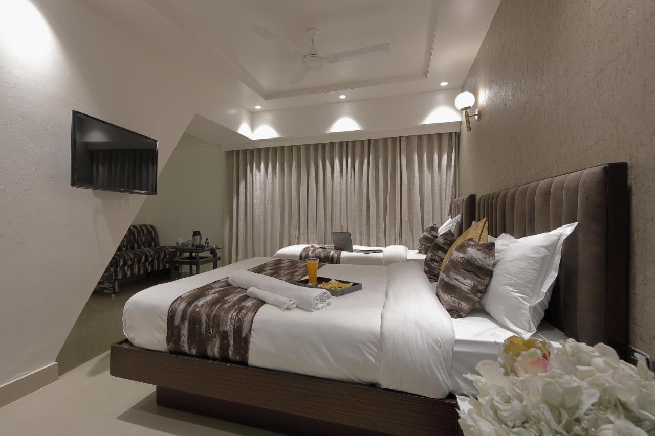 Hotel Ariana Residency Mumbai Bagian luar foto