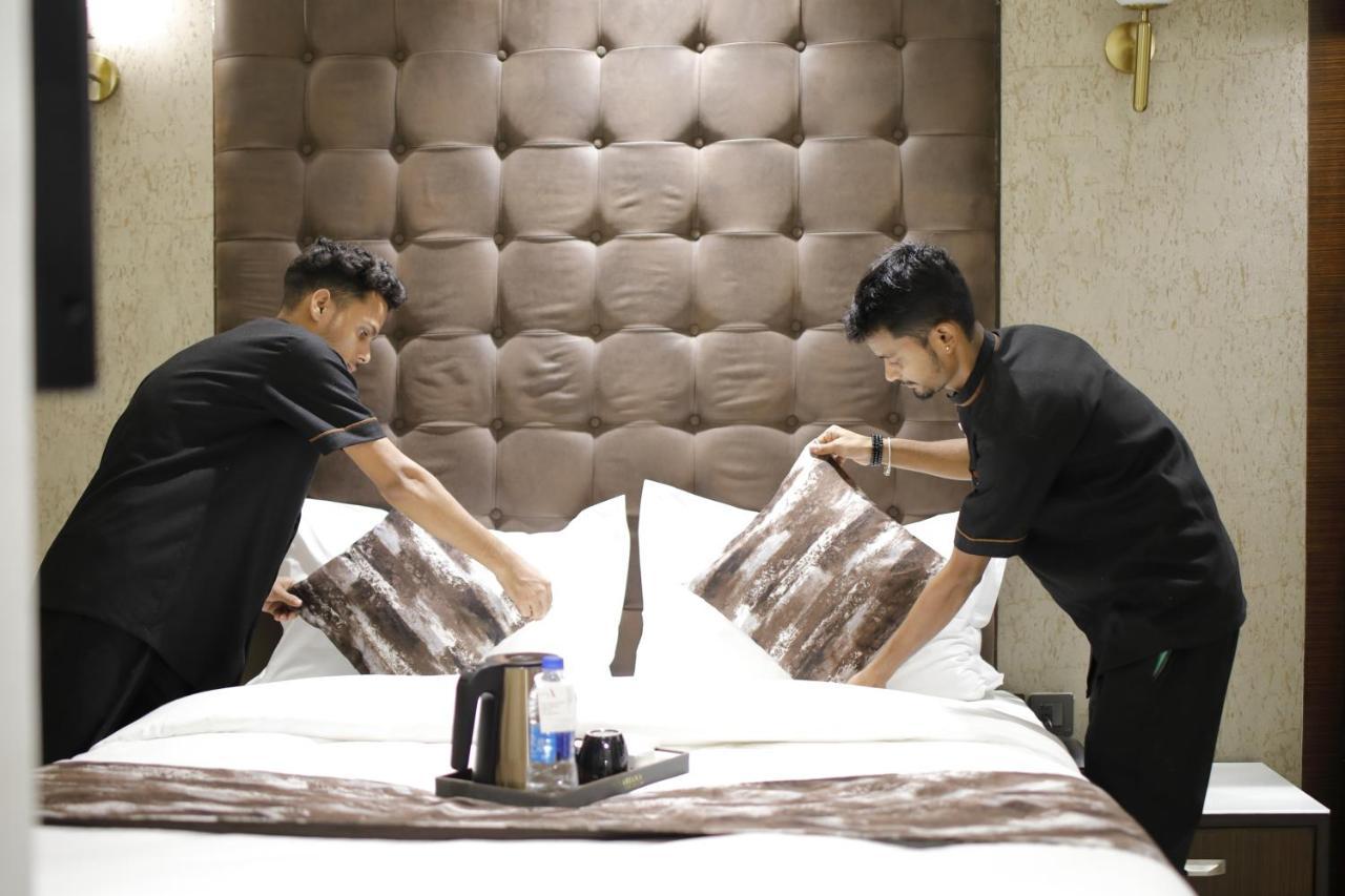 Hotel Ariana Residency Mumbai Bagian luar foto