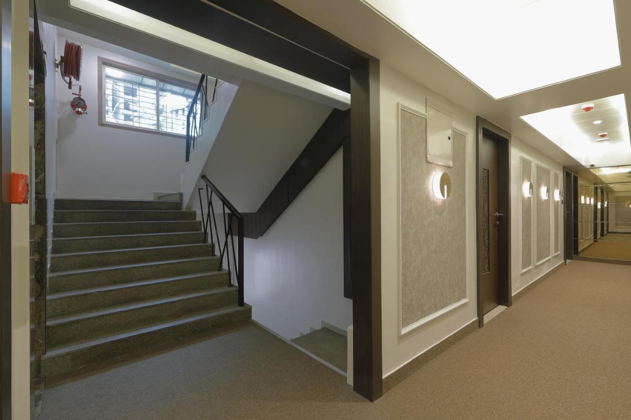 Hotel Ariana Residency Mumbai Bagian luar foto