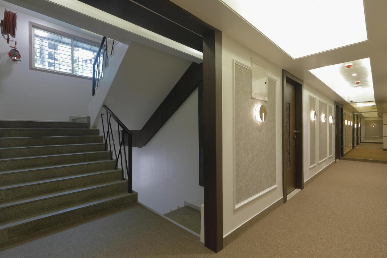 Hotel Ariana Residency Mumbai Bagian luar foto