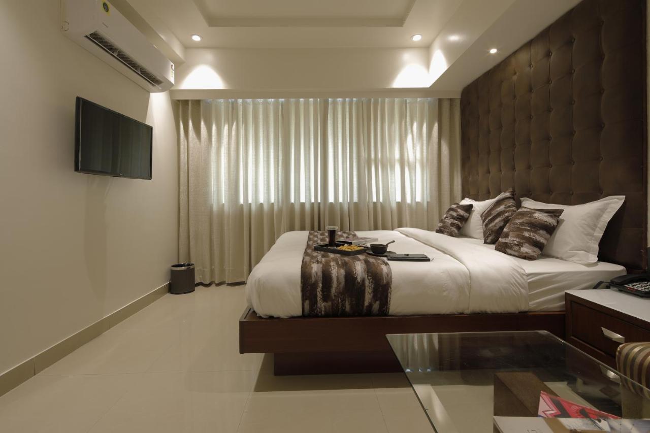 Hotel Ariana Residency Mumbai Bagian luar foto